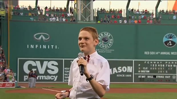 Blind and Autistic 14-Year-Old Wows Fenway Park
